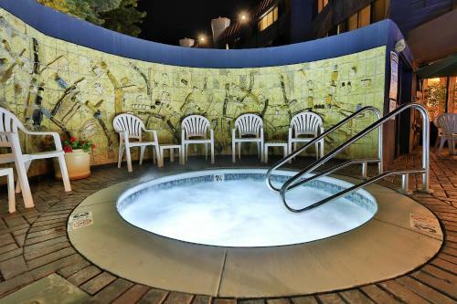 Hotel Tahoe Seasons Resort
