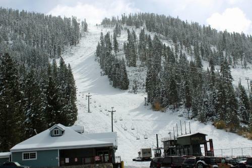 Hotel Tahoe Seasons Resort