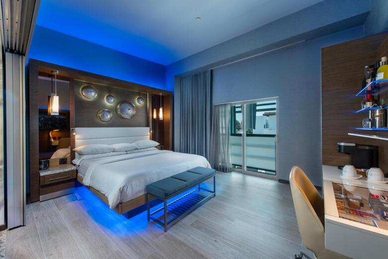 Shade Hotel