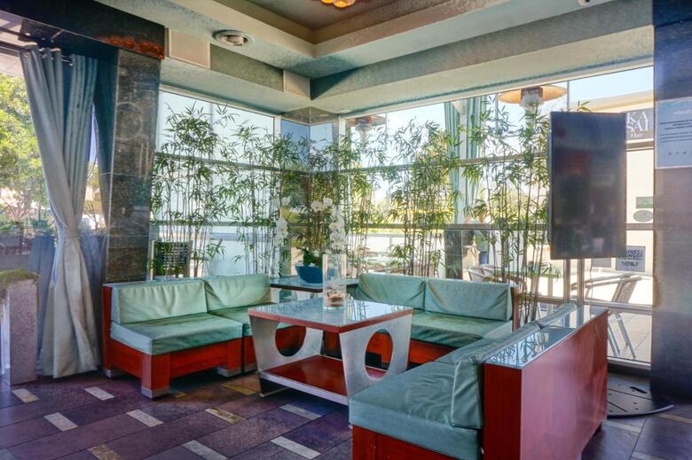 Shade Hotel
