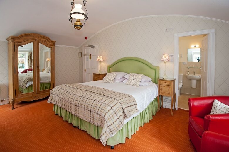 Hotel Wateredge Inn