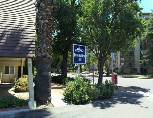 Motel Discovery Inn