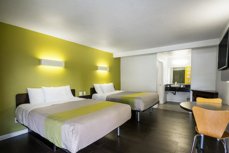 Motel 6 - Downtown Monterey