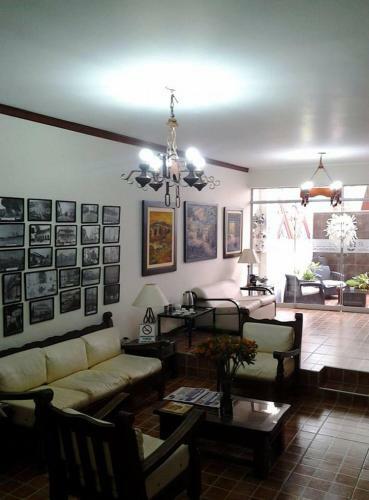Hostal El Escudero Lodge
