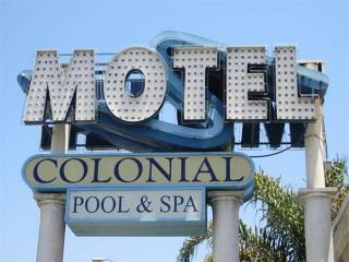 Colonial Pool & Spa Motel