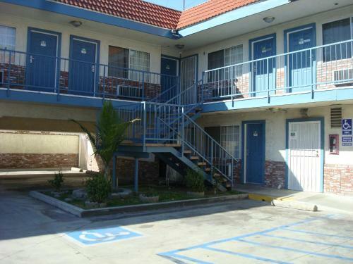 Oak Tree Motel