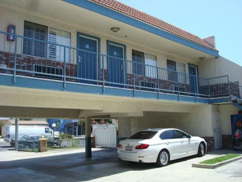 Oak Tree Motel
