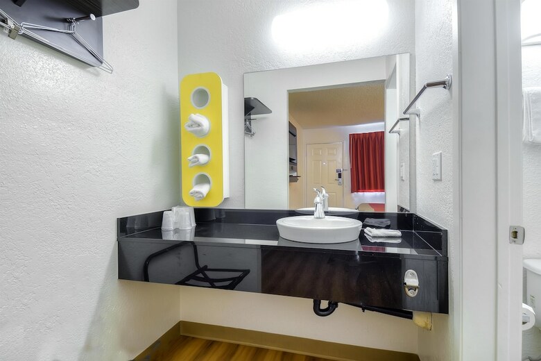 Motel 6 Los Angeles - Long Beach