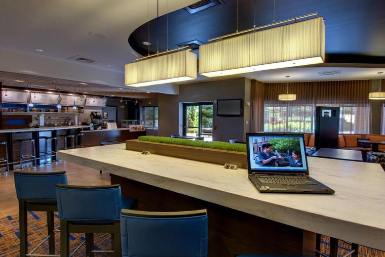 Hotel Courtyard By Marriott Madison-east