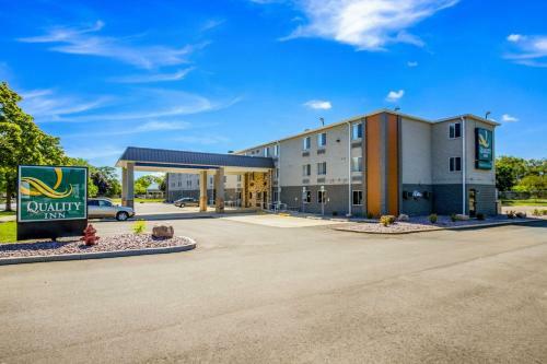 Motel 6 Madison North