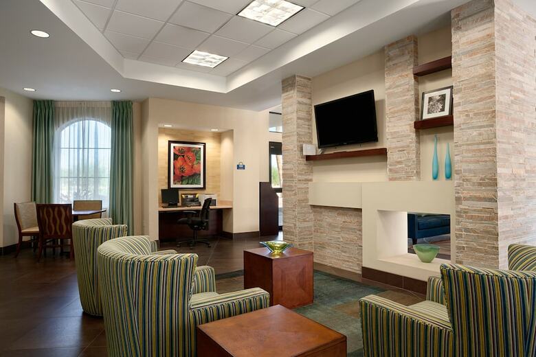 Hotel Days Inn And Suites Scottsdale