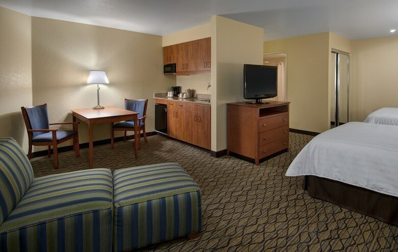 Hotel Days Inn And Suites Scottsdale