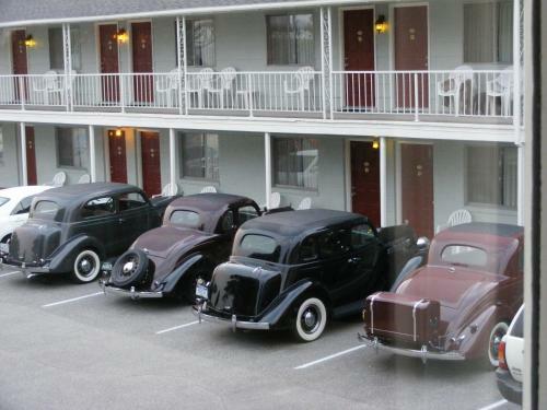 Riviera Motel