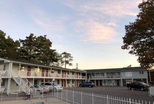 Riviera Motel