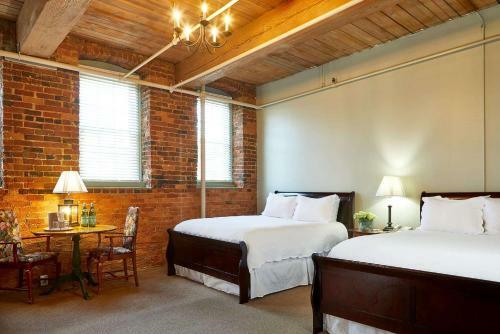 Hotel The Historic Brookstown Inn