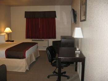 Hotel Roomy Inn & Suites