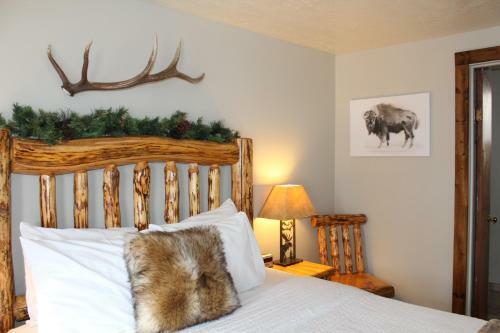 Evergreen Motel