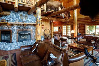 Lodge Bar N Ranch