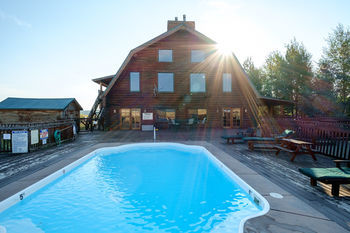 Lodge Bar N Ranch