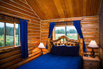 Lodge Bar N Ranch