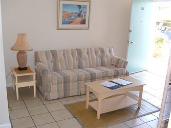 Hotel Hideaway Waterfront Resort