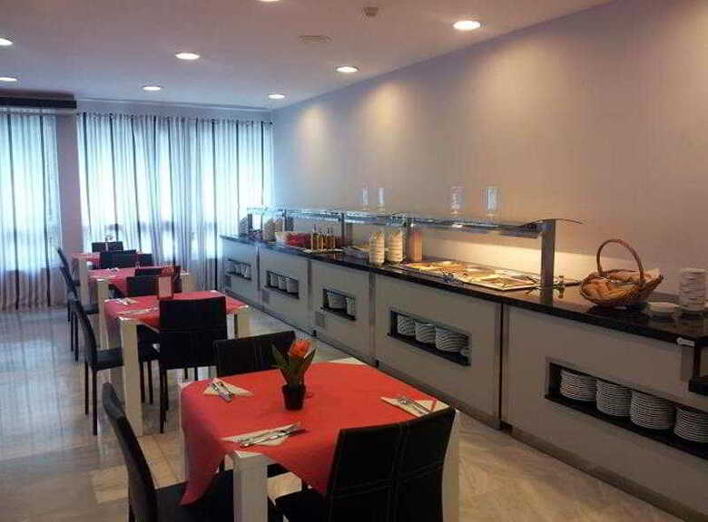 Aparthotel First Flatotel International