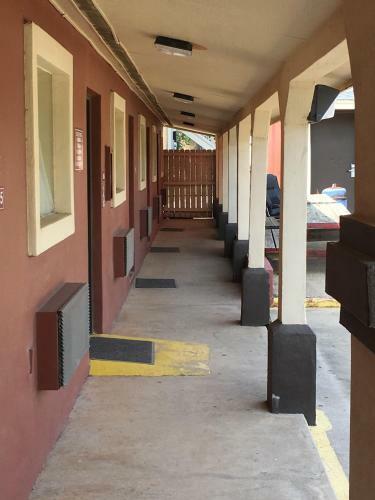 Motel Village Inn Cotulla
