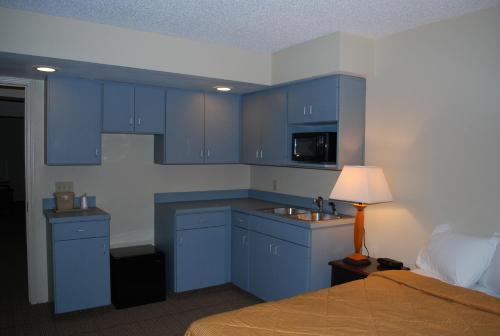 Hotel Clinton Inn & Suites