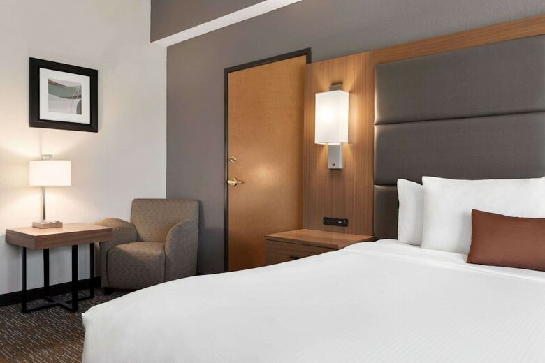 Hotel Wingate By Wyndham Cincinnati Blue Ash