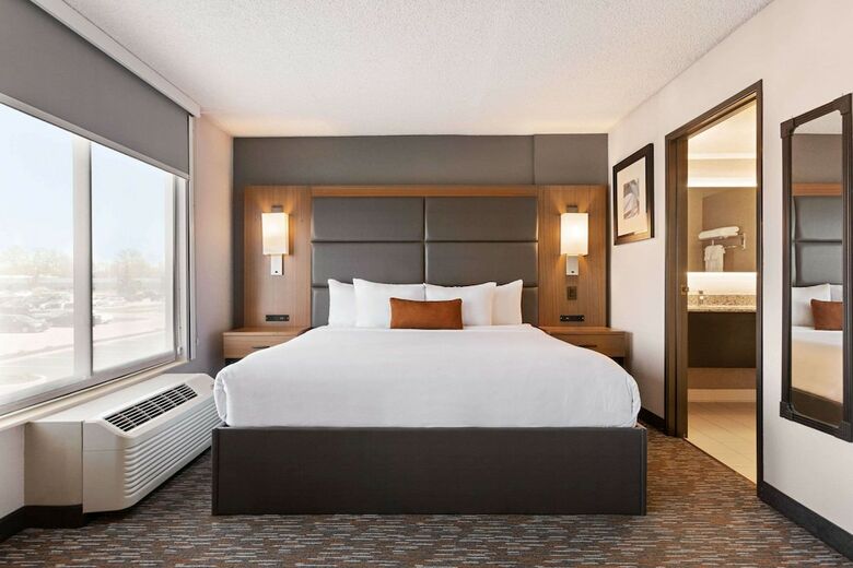 Hotel Wingate By Wyndham Cincinnati Blue Ash
