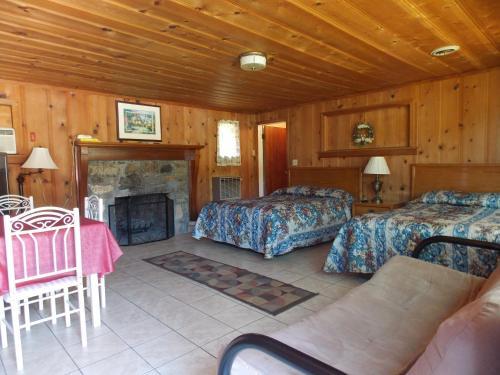 Clarketon Motel - Maggie Valley