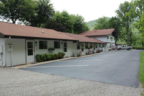 The Chalet Motel & Apartments