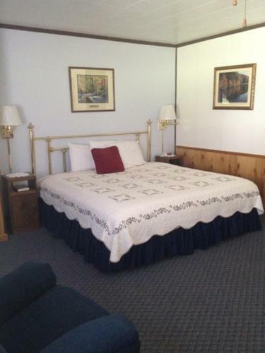 The Chalet Motel & Apartments