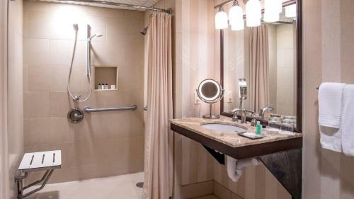Hotel The Equinox Resort