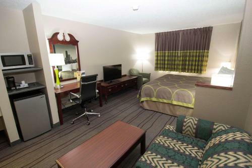 Super 8 Motel O'hare Elk Grove