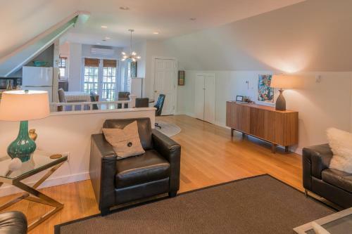 The Carriage House Kingston