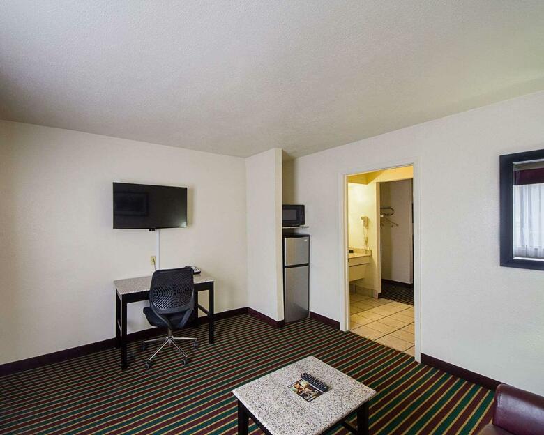 Hotel Quality Inn & Suites