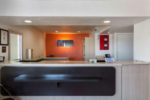 Motel 6 Del Rio