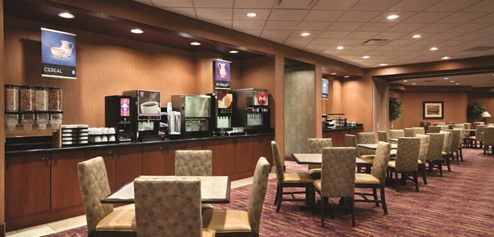 Hotel Embassy Suites Minneapolis - North