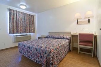 Motel 6 Minneapolis North - Roseville