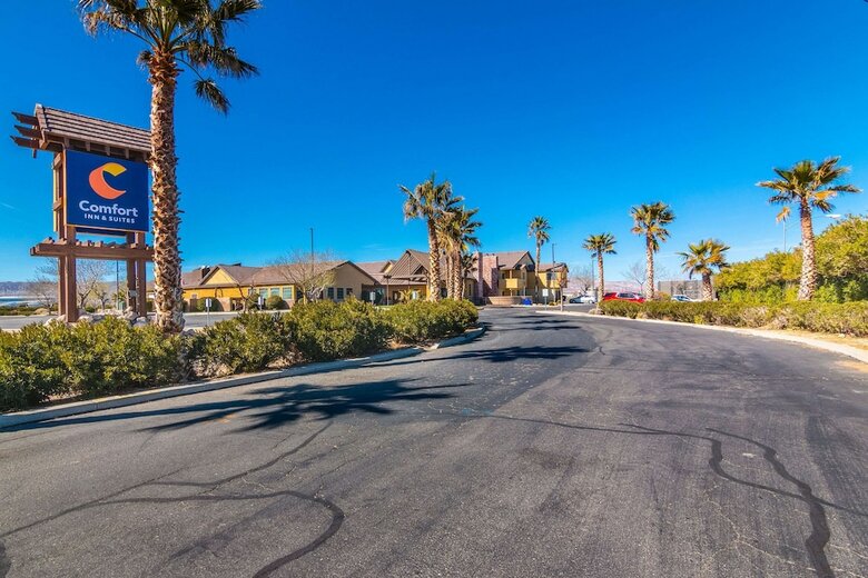 Hotel Comfort Inn & Suites