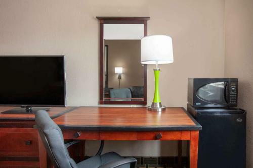 Super 8 Hotel