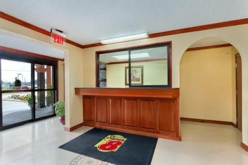 Super 8 Hotel