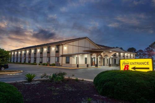 Super 8 Hotel