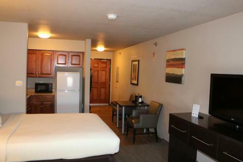 Astoria Hotel And Event Center