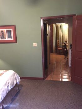 Hotel Studio 6 Mission