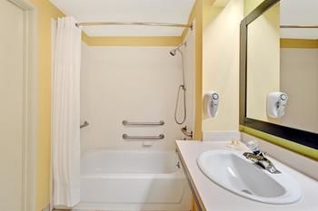 Hotel Days Inn And Suites Desoto
