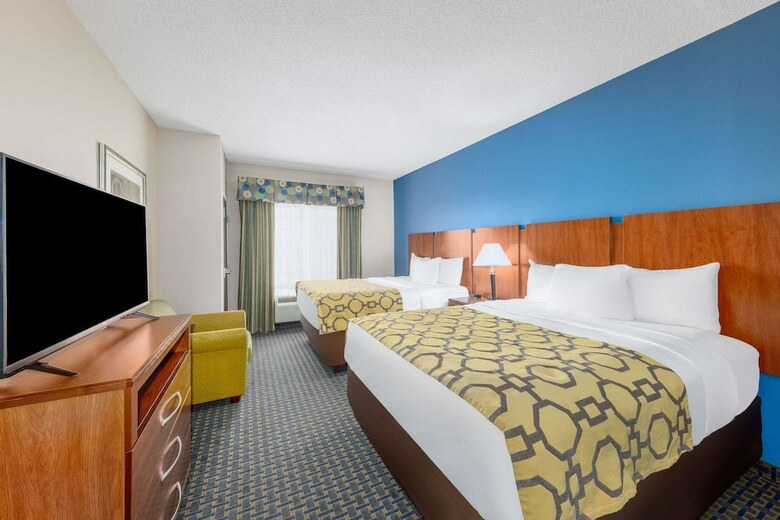 Hotel Comfort Suites Pratt
