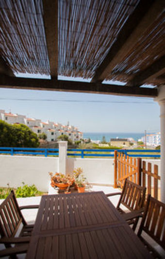 Ericeira Chill Hill Hostel & Private Rooms