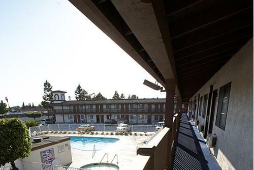 Ez 8 Motel Newark